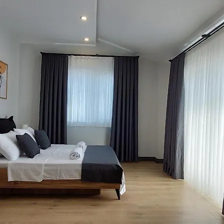 New Flat With Big Living Spaces 5 Near By Lara Beach *